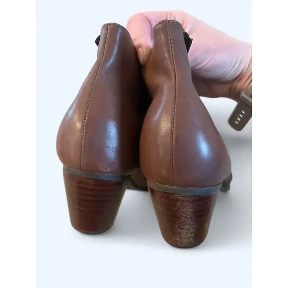 Vintage GH Bass Women's Gold Toggle Cognac Brown Leather Ankle Boots 9 W Classic - Picture 8 of 12